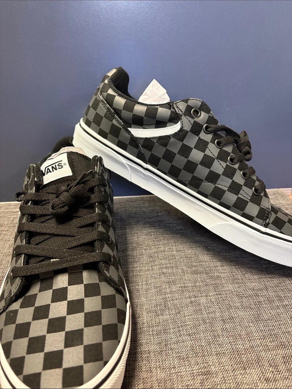 Vans Men’s Checkerboard Low Top Sneakers - Black/Grey size 11.5